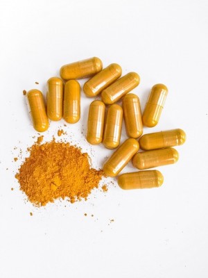 Pentagamavumon, un analog al curcuminei, are efecte anti-cancer