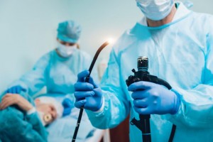 Noi semne și simptome ale cancerului colorectal cu debut precoce identificate de cercetătorii americani