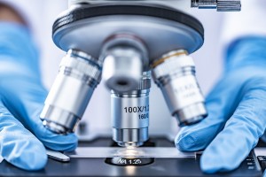 Substanțele chimice veșnice (PFAS) ar putea contribui la formarea metastazelor